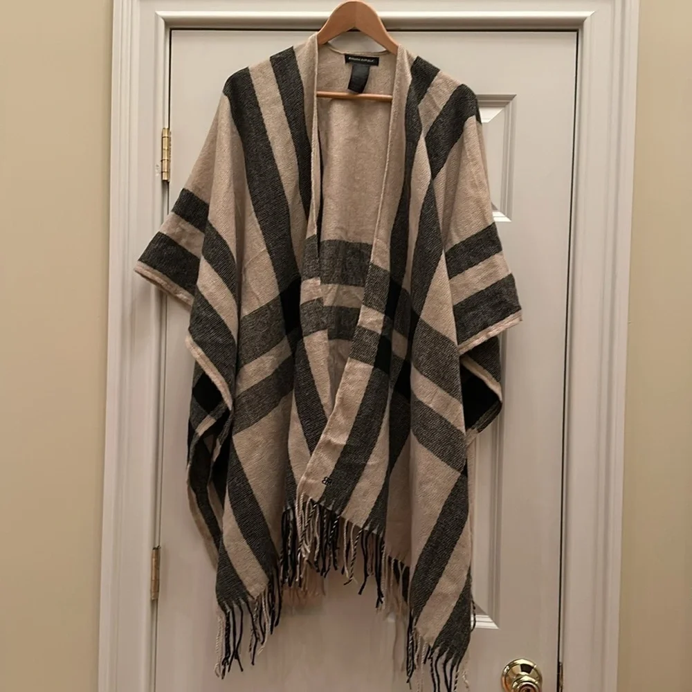 Banana Republic Cashmere Blend Erin Plaid Neutral Wrap Scarf Fringed Cozy OS